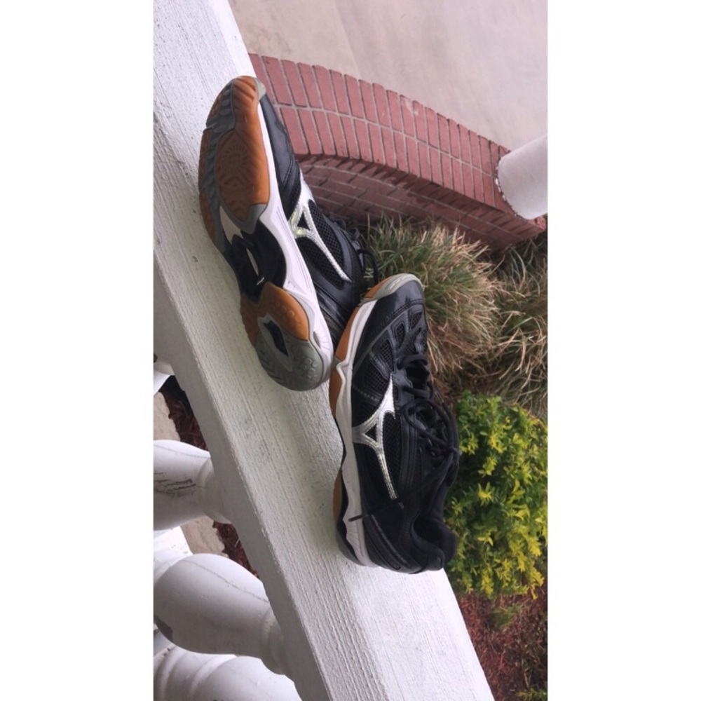 Volleyball shoes, in great condition.